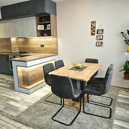 Beachside Center # 3 Apartment *