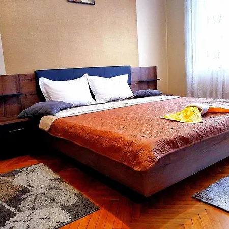 Beachside Center # 3 Apartment